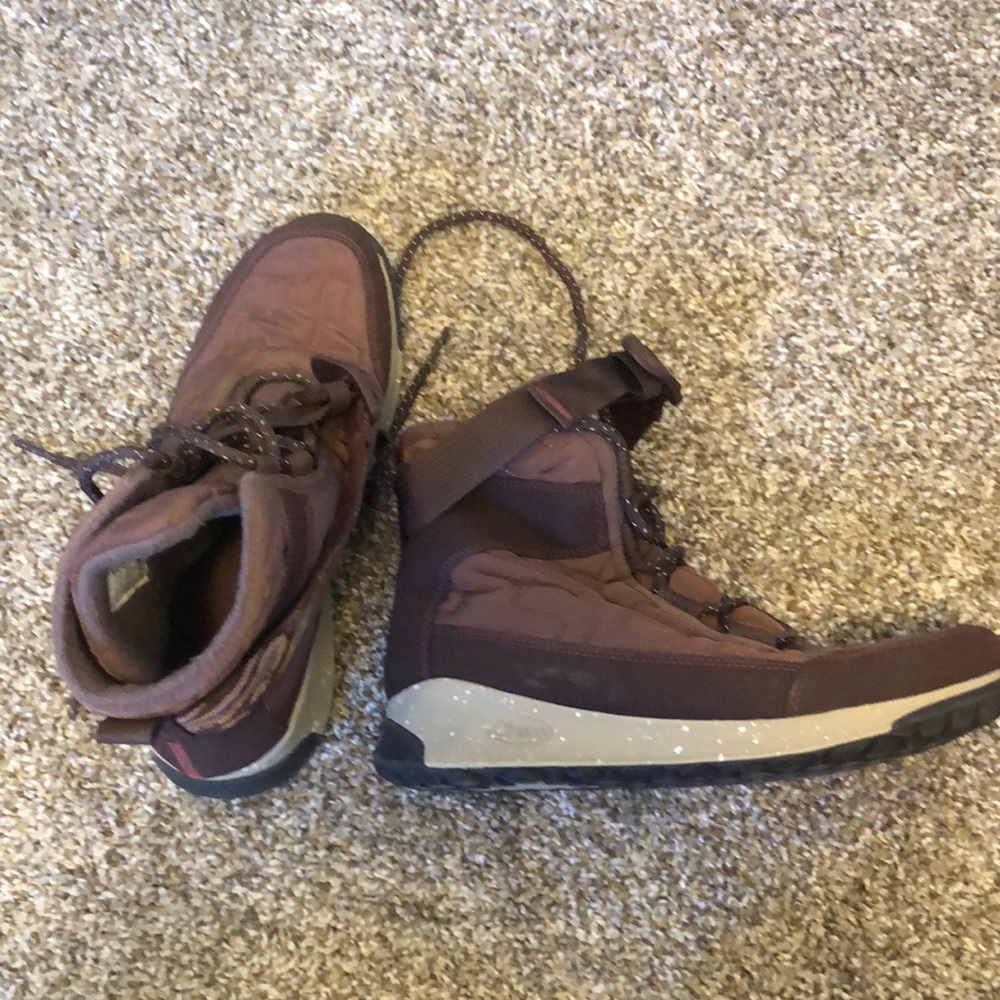Chaco Borealis Quilt boot size 8